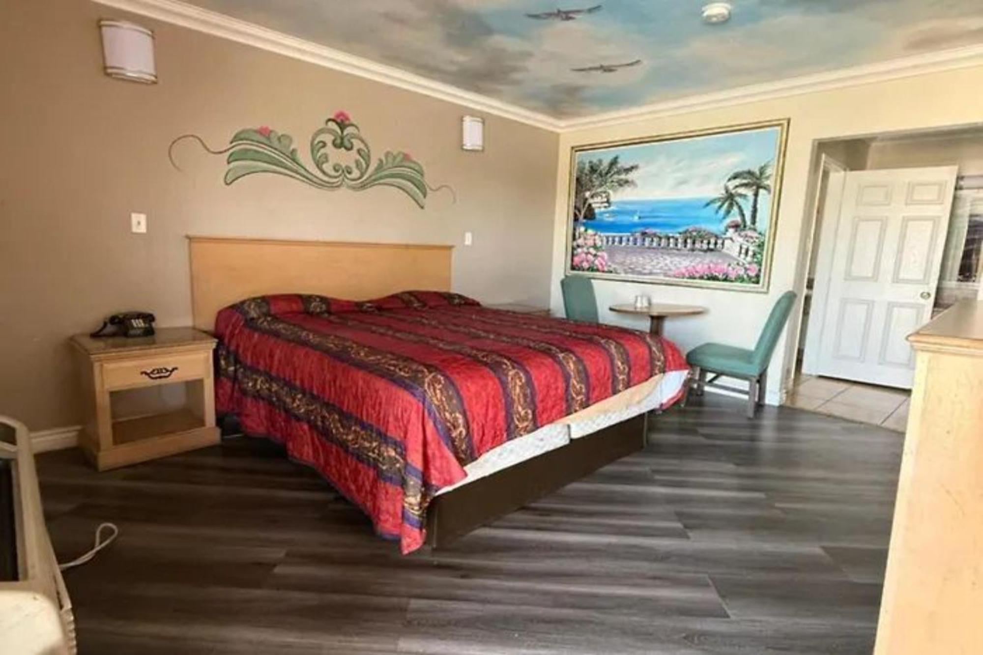 Robinhood Motel Anaheim West Экстерьер фото