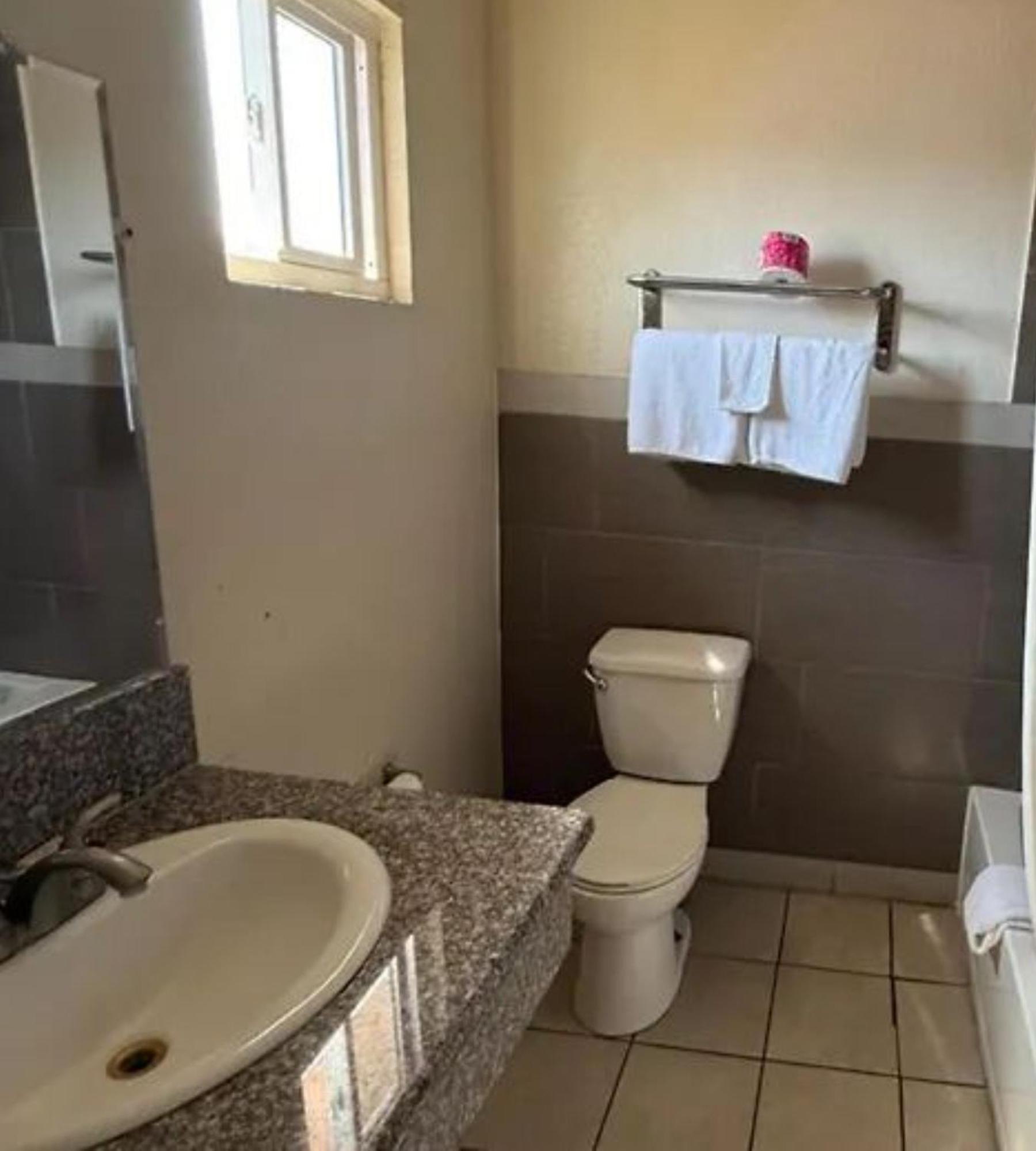 Robinhood Motel Anaheim West Экстерьер фото